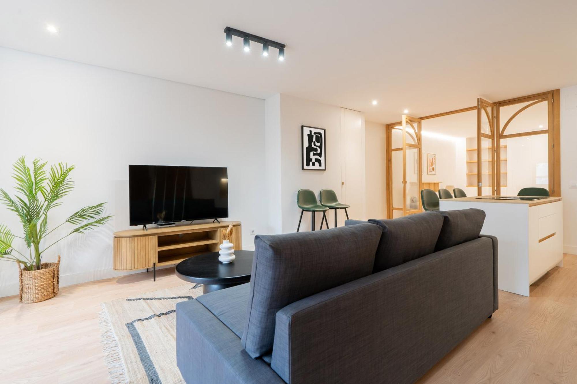Apartamento Reformado Para 6 Personas En Plena Gran Via Alquiler Temporal Μαδρίτη Εξωτερικό φωτογραφία